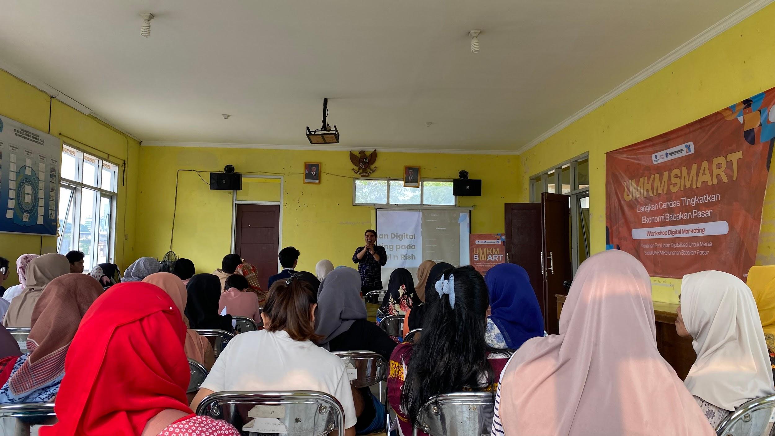 Sekolah Vokasi IPB Gelar Workshop UMKM Smart bagi Pelaku UMKM Babakan Pasar