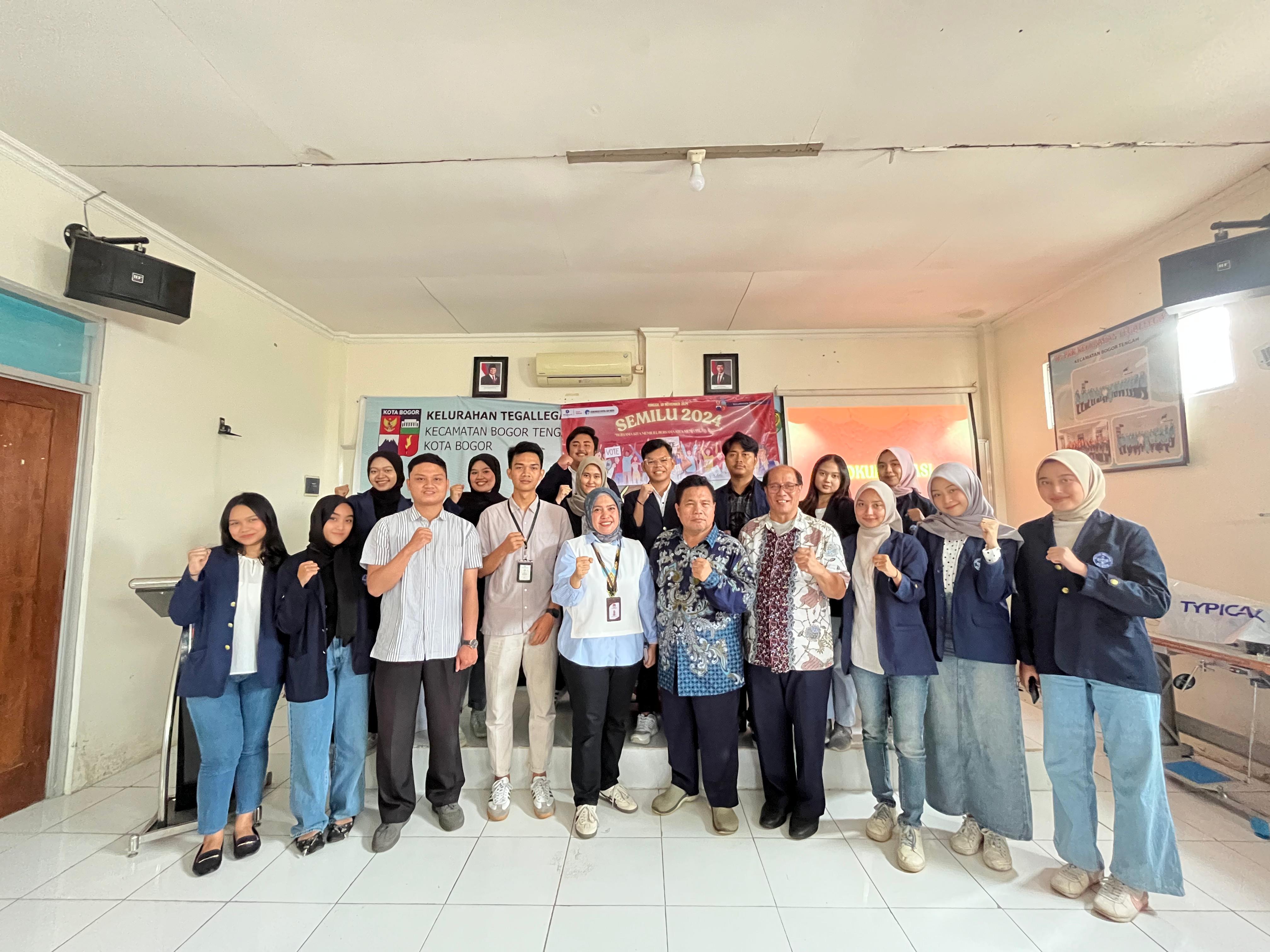 Pilih atau Golput? Mahasiswa IPB Edukasi Masyarakat Tegallega Jelang Pilkada 2024!